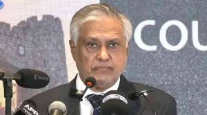 Ishaq Dar holds separate telephonic conversations with FMs of Türkiye and Egypt